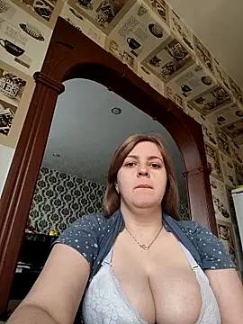 Lady nice cat online show from May 12, 2026, 3:03 am