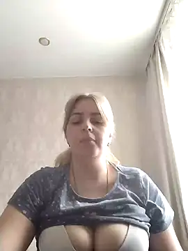 Snapshot of Lady_nice_cat chatting on February 25, 2025, 3:52 am Lady nice cat online show from February 25, 2025, 3:52 am