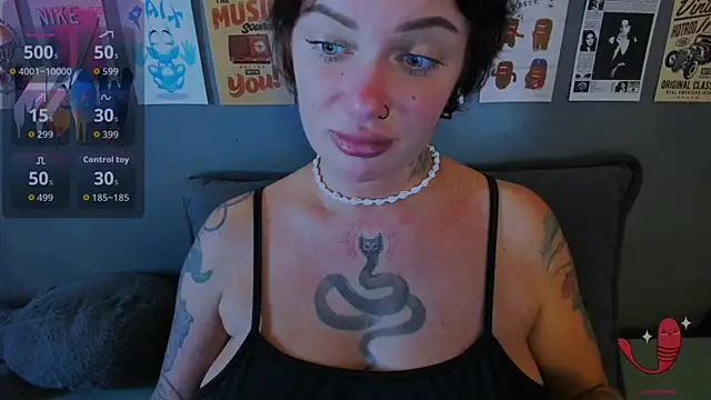 Snapshot of EllieOz chatting on June 22, 2026, 4:59 pm EllieOz online show from June 22, 2026, 4:59 pm