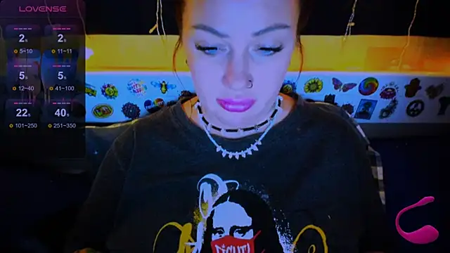 EllieOz online show from March 13, 2025, 8:11 pm