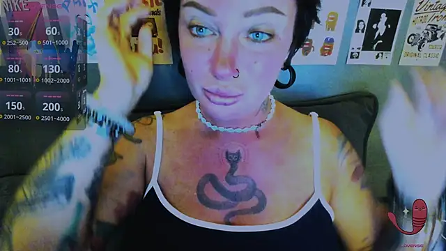 EllieOz online show from May 11, 2026, 6:05 pm