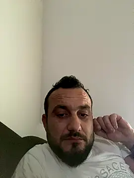 Snapshot of cosmin9000 chatting on October 11, 2025, 1:23 pm cosmin9000 online show from October 11, 2025, 1:23 pm