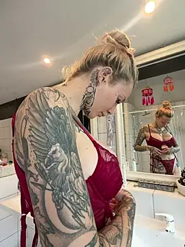 Snapshot of Stella-Kink chatting on April 4, 2026, 10:11 am Stella-Kink online show from April 4, 2026, 10:11 am