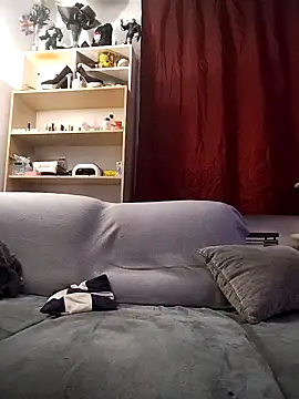 LauraBaby online show from November 4, 2025, 8:56 pm