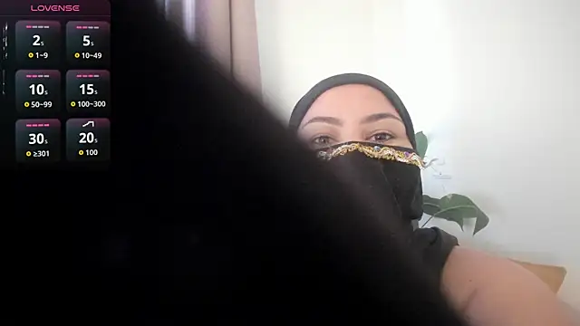 Amina hafsa online show from May 23, 2026, 1:43 pm