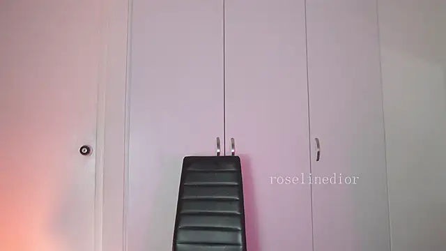 roselinedior online show from February 6, 2026, 2:02 pm