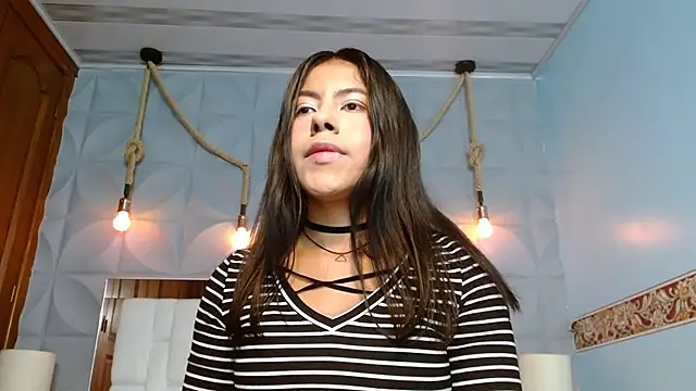 VeronicaRobles online show from January 4, 2025, 4:54 pm