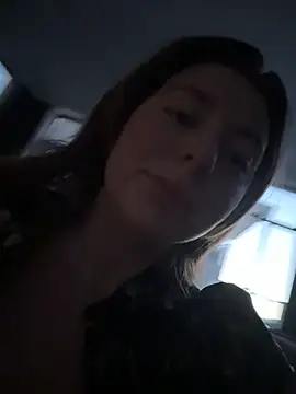 Snapshot of curvyflawless chatting on April 16, 2026, 3:57 pm curvyflawless online show from April 16, 2026, 3:57 pm