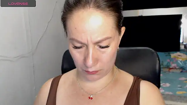 CATRINA-83 online show from May 14, 2026, 4:04 pm