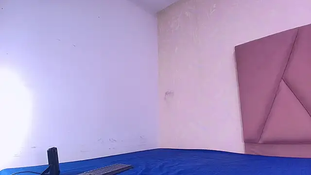 arl chloee online show from September 16, 2025, 3:07 am