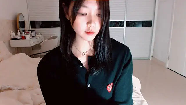 -Lucky Girl online show from September 18, 2025, 1:58 pm