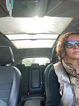 Snapshot of tmona1917 chatting on October 2, 2025, 9:23 am tmona1917 online show from October 2, 2025, 9:23 am