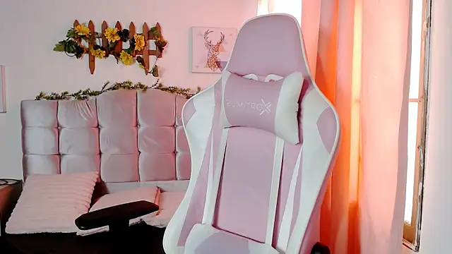 SamanthaRoldaan online show from September 26, 2025, 3:52 pm