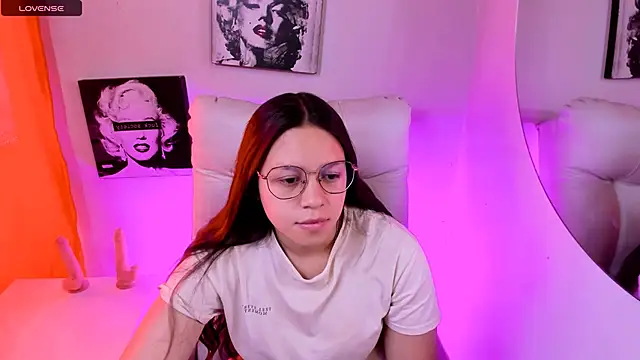 Snapshot of SamanthaRoldaan chatting on March 14, 2026, 3:29 pm SamanthaRoldaan online show from March 14, 2026, 3:29 pm