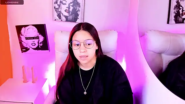 Snapshot of SamanthaRoldaan chatting on March 17, 2026, 3:15 pm SamanthaRoldaan online show from March 17, 2026, 3:15 pm