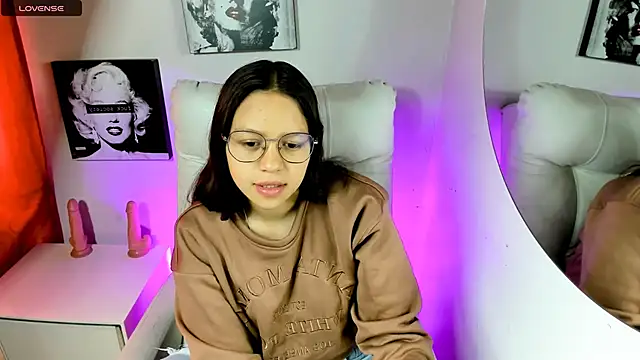 Snapshot of SamanthaRoldaan chatting on April 11, 2026, 2:54 pm SamanthaRoldaan online show from April 11, 2026, 2:54 pm