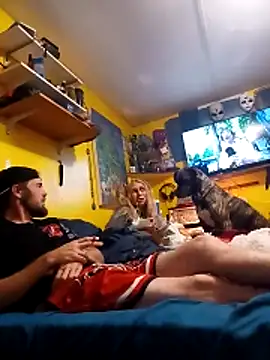 AutumnLights420 online show from November 25, 2025, 9:04 pm