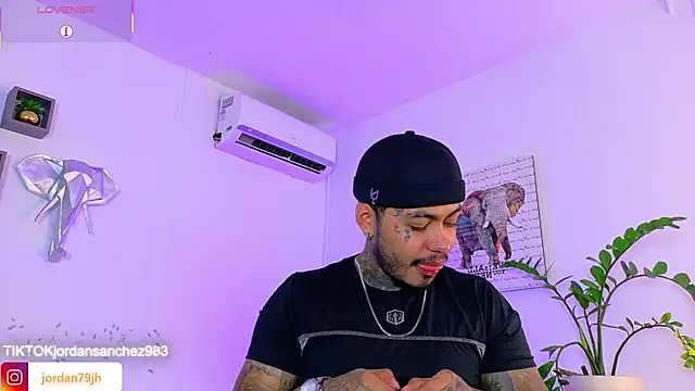 JordanSmiith  online show from June 18, 2026, 9:53 pm