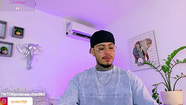 JordanSmiith  online show from June 10, 2026, 8:43 pm