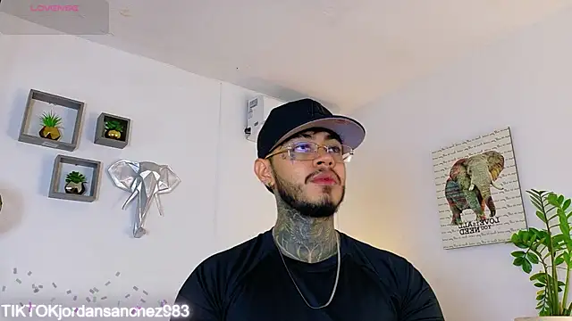 JordanSmiith  online show from February 19, 2026, 7:55 pm