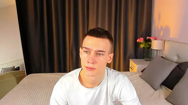 Snapshot of Kevin_Kesi chatting on February 2, 2025, 6:14 am Kevin Kesi online show from February 2, 2025, 6:14 am