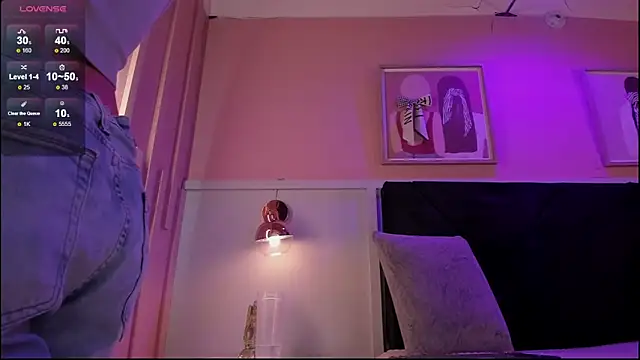 chloe watson  online show from February 26, 2026, 8:09 pm