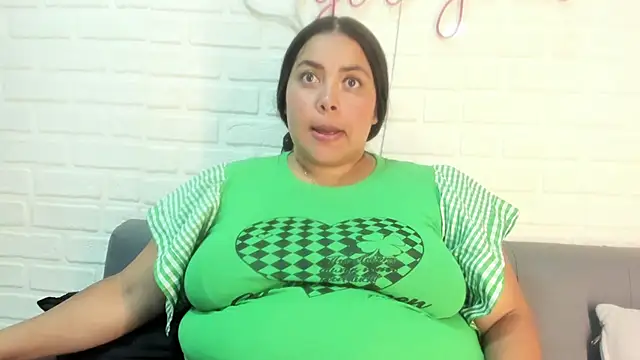 Snapshot of tatijara chatting on October 2, 2025, 7:17 pm tatijara online show from October 2, 2025, 7:17 pm