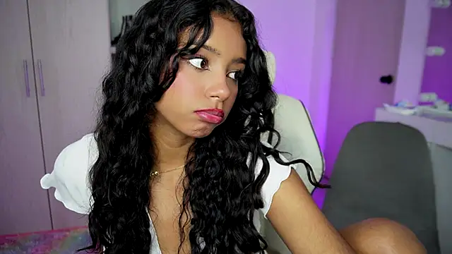 Snapshot of forever__young chatting on October 7, 2025, 3:07 am forever young online show from October 7, 2025, 3:07 am