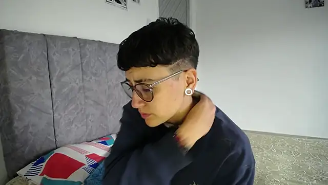 linda 33 online show from February 19, 2026, 5:43 pm