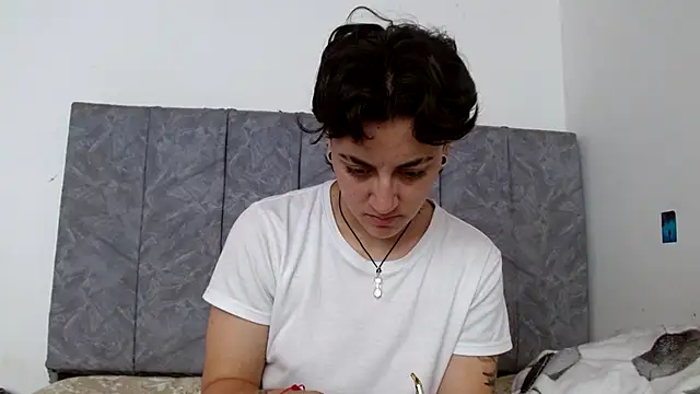 linda 33 online show from November 11, 2025, 2:23 pm