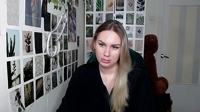 Snapshot of CapriScorpion chatting on October 3, 2025, 1:34 pm CapriScorpion online show from October 3, 2025, 1:34 pm