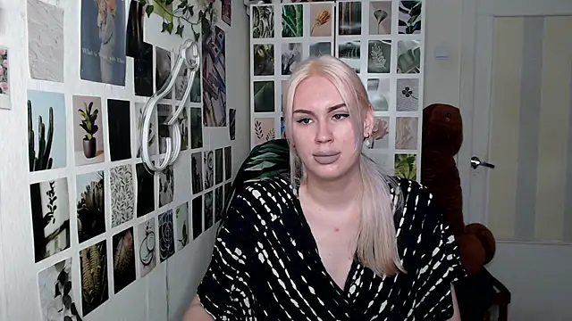 CapriScorpion online show from November 6, 2025, 9:57 am