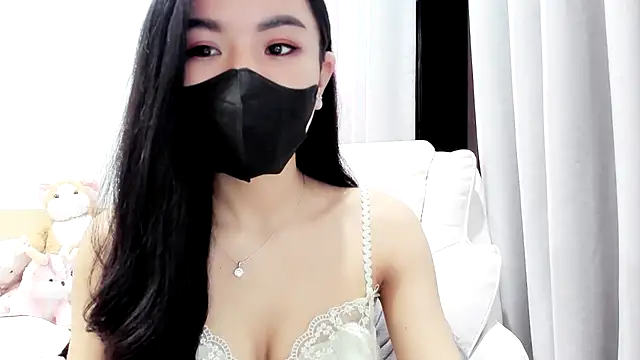 Lita-Julia online show from October 5, 2025, 5:14 pm