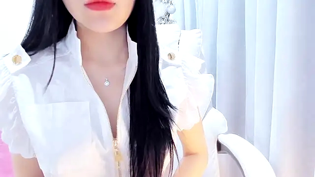 Snapshot of Lita-Julia chatting on May 3, 2026, 6:11 pm Lita-Julia online show from May 3, 2026, 6:11 pm