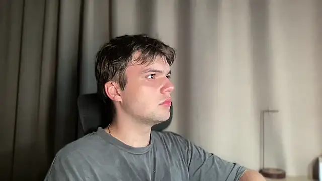 superfluboy  online show from September 16, 2025, 5:47 pm