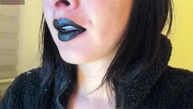 queen fetish online show from September 30, 2025, 10:32 am