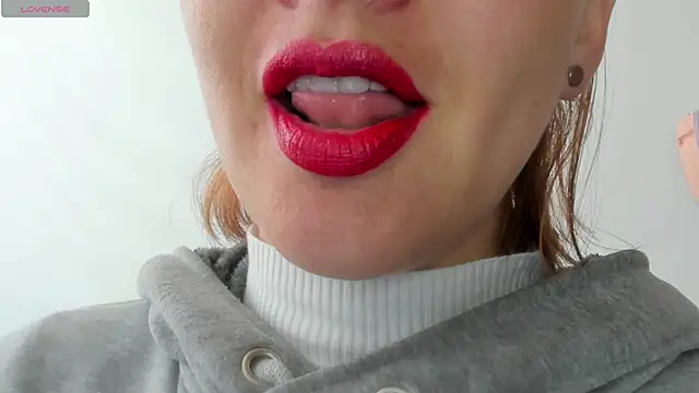 queen fetish online show from March 30, 2026, 4:30 pm