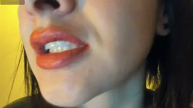 queen fetish online show from October 23, 2025, 10:25 am