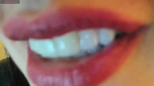 queen fetish online show from September 28, 2025, 4:36 pm