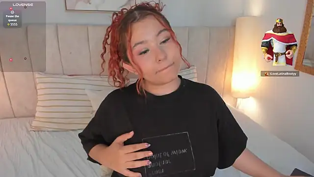 Atenea cuteee online show from April 11, 2026, 7:16 am