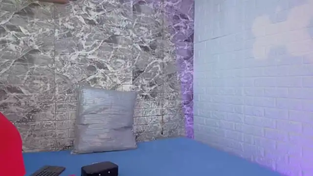 Snapshot of CarolRodriguez_ chatting on October 13, 2025, 5:03 pm CarolRodriguez online show from October 13, 2025, 5:03 pm