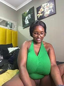 Snapshot of Bustygoddess32 chatting on February 19, 2025, 6:44 am Bustygoddess32 online show from February 19, 2025, 6:44 am