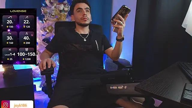 Snapshot of Jey_keler1 chatting on January 6, 2026, 3:43 am Jey keler1 online show from January 6, 2026, 3:43 am