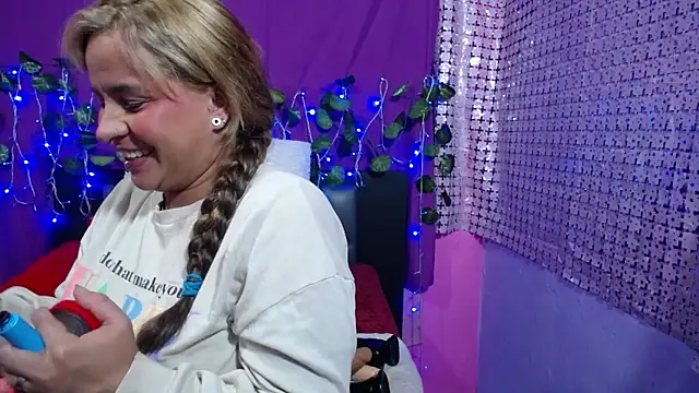 Snapshot of hazel_34 chatting on February 26, 2025, 3:46 am hazel 34 online show from February 26, 2025, 3:46 am