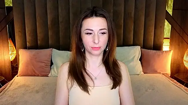 KimmmLi online show from October 8, 2025, 1:12 pm