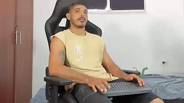 Snapshot of joris_vo chatting on December 6, 2024, 3:28 pm joris vo online show from December 6, 2024, 3:28 pm