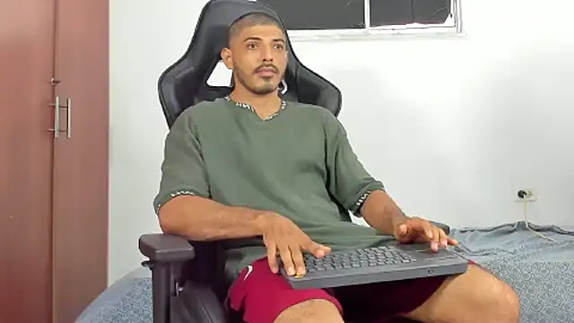 Snapshot of joris_vo chatting on December 2, 2024, 8:28 pm joris vo online show from December 2, 2024, 8:28 pm