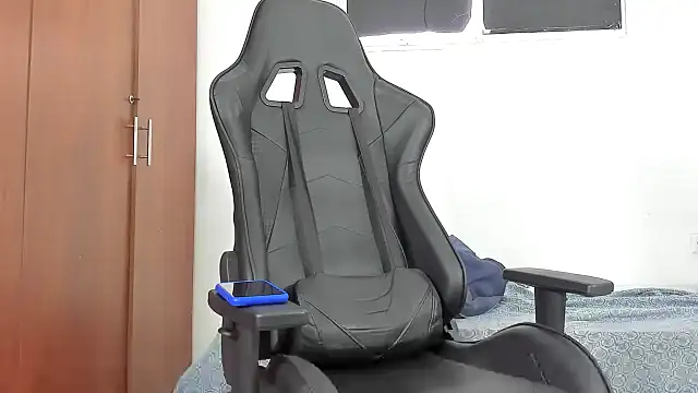 Snapshot of joris_vo chatting on December 9, 2024, 4:26 pm joris vo online show from December 9, 2024, 4:26 pm