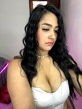 Charlotte cutee18 online show from September 12, 2025, 7:35 pm