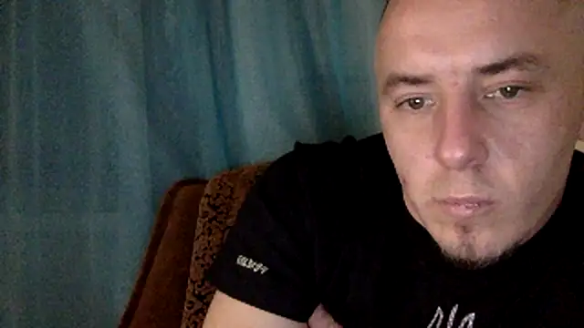 Snapshot of KristiDan chatting on December 3, 2025, 7:02 pm KristiDan online show from December 3, 2025, 7:02 pm